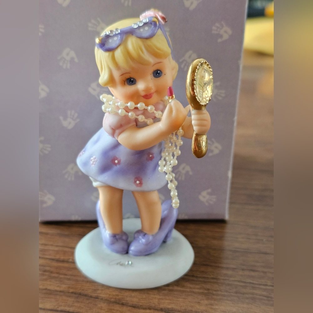 Avon Little Miracles Figurine by Marie Osmond "Your Style Makes Me Smile "